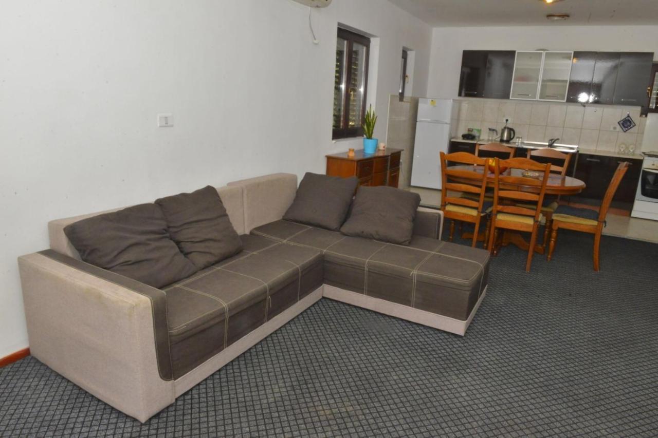 D Apartment Kotor Bagian luar foto