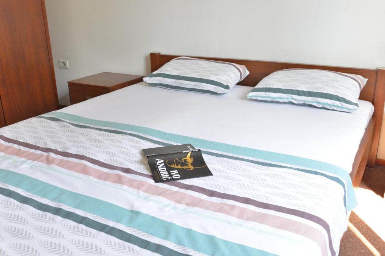 D Apartment Kotor Bagian luar foto