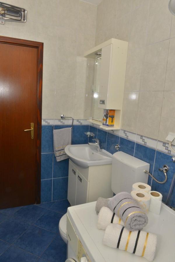 D Apartment Kotor Bagian luar foto