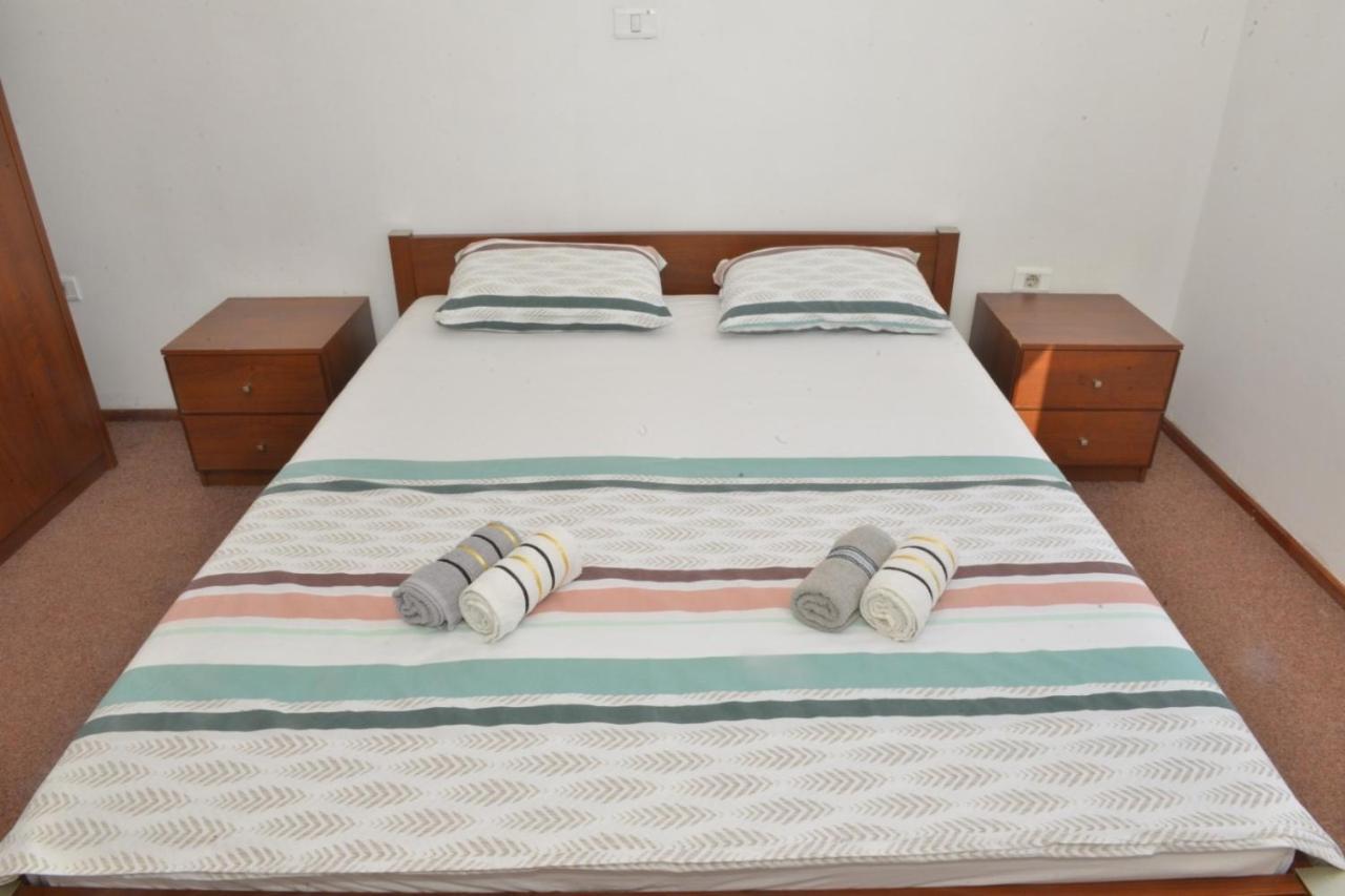 D Apartment Kotor Bagian luar foto