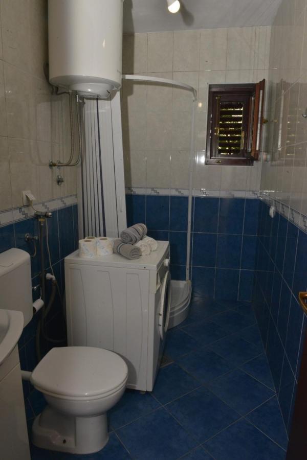 D Apartment Kotor Bagian luar foto