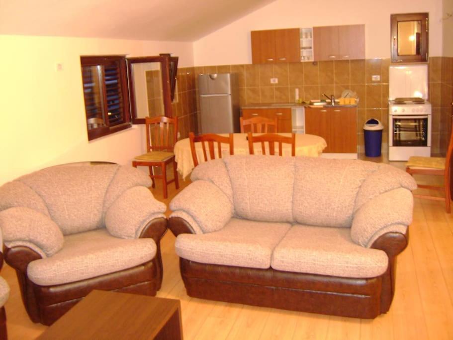 D Apartment Kotor Bagian luar foto