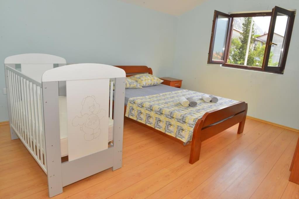 D Apartment Kotor Bagian luar foto