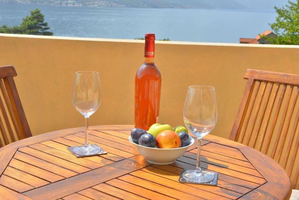 D Apartment Kotor Bagian luar foto