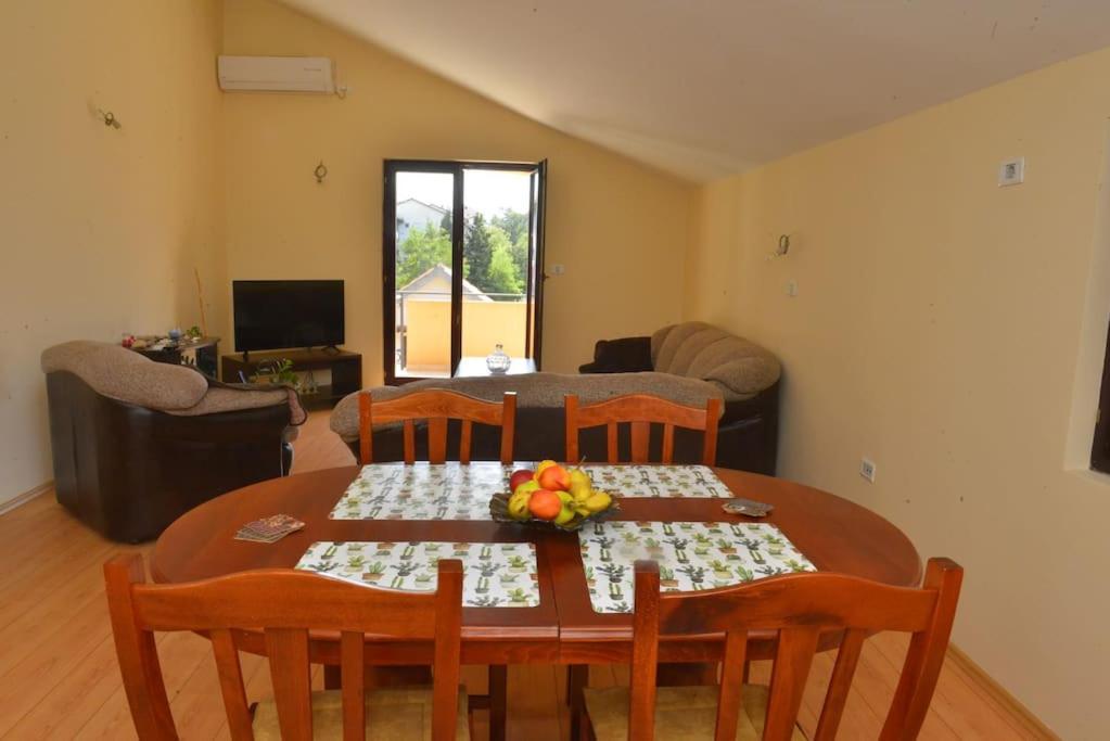 D Apartment Kotor Bagian luar foto