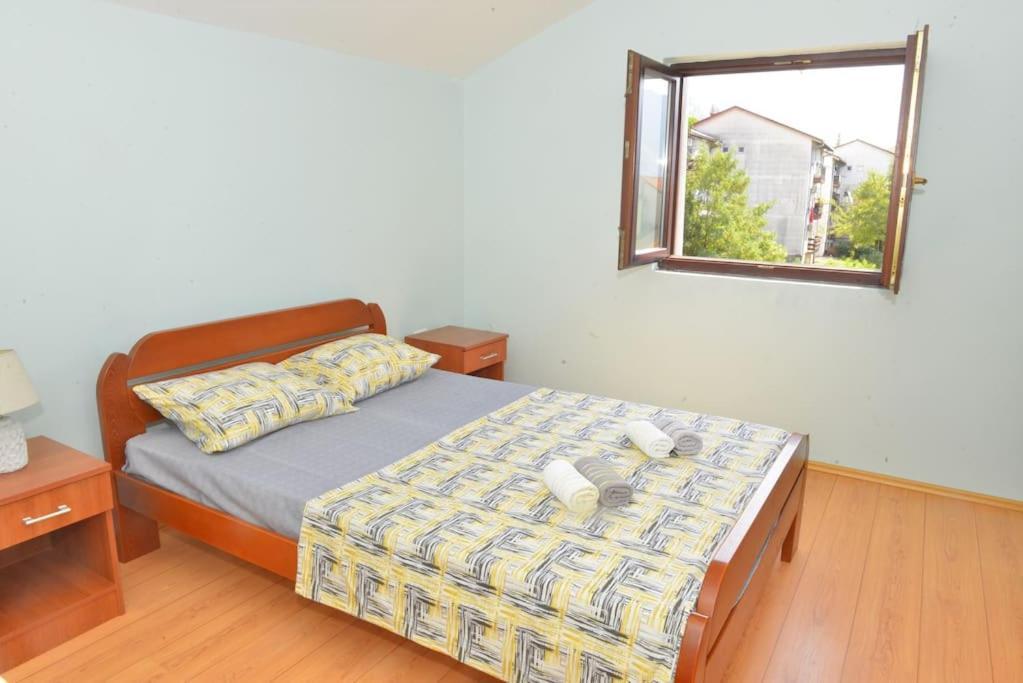 D Apartment Kotor Bagian luar foto