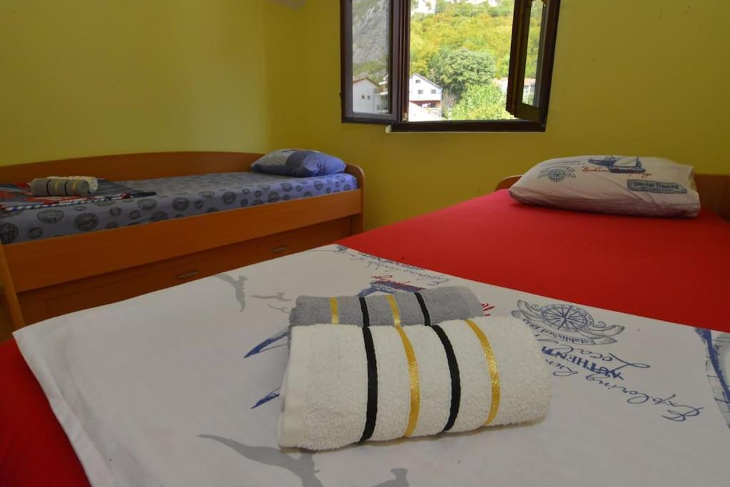 D Apartment Kotor Bagian luar foto