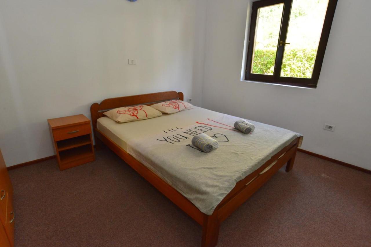 D Apartment Kotor Bagian luar foto