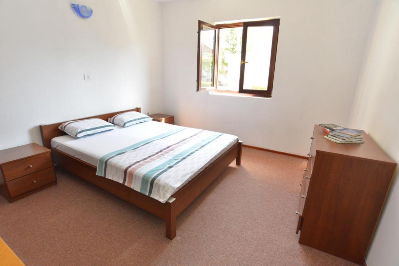 D Apartment Kotor Bagian luar foto