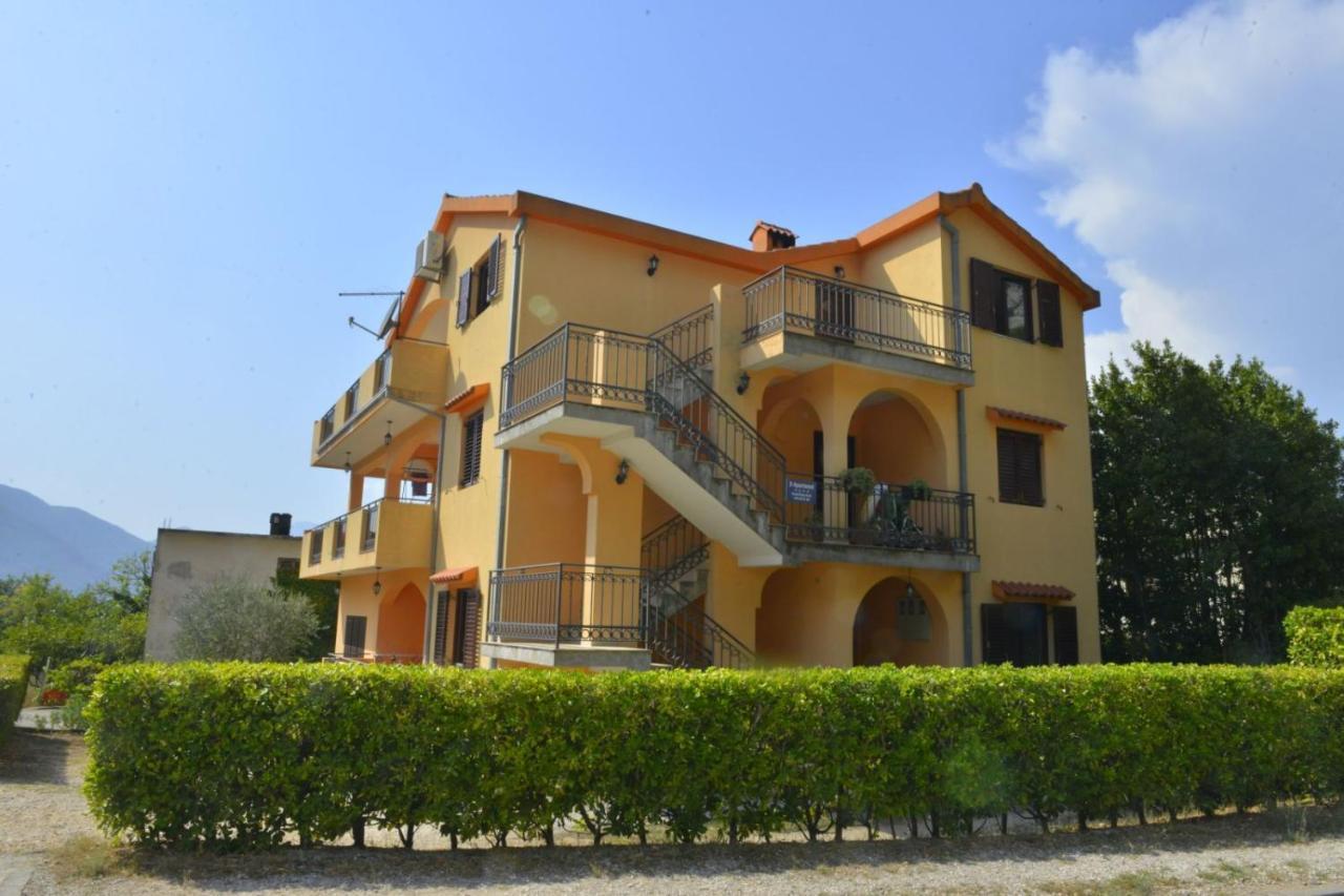 D Apartment Kotor Bagian luar foto